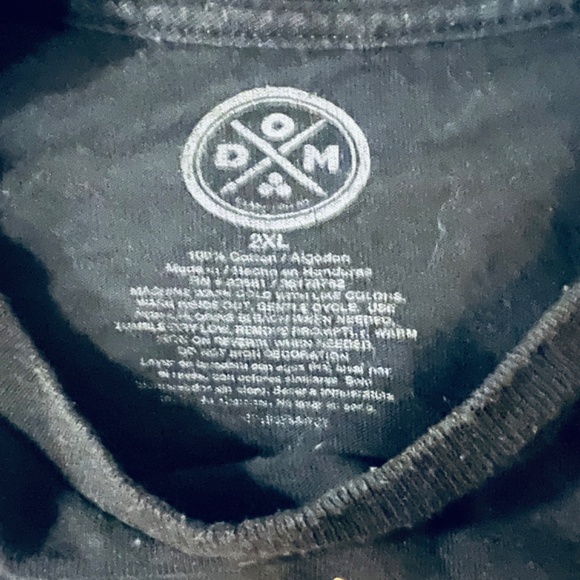 Graphic T-shirt - Picture 3 of 3